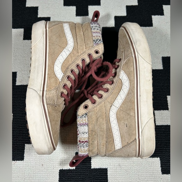 Rad VANS high top sneakers!! - Picture 5 of 10